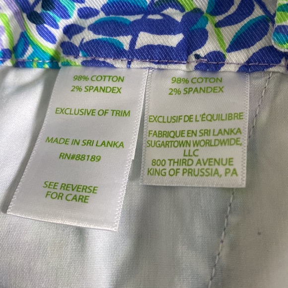 Lilly Pulitzer Shana stretch crop pant in blue currant fantasea print. Size 6 - Picture 6 of 6
